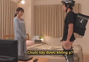 Người dì già dặn trong tiệm mát-xa nhìn thấy cậu bé khỏe mạnh liền kéo cậu vào làm dịch vụ