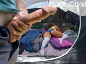 Chuyện tình yêu_Cảnh sex thứ ba_Cô gái làm thêm ngoài trường đại học, kiếm tiền chỉ để mua điện thoại Apple, để có thể quan hệ tình dục theo ý muốn