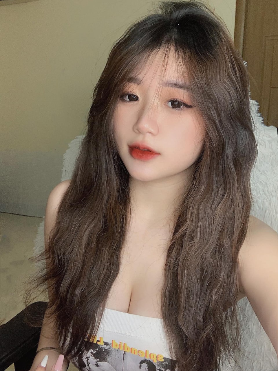 Em ghệ chuẩn bị debut hồn nhiên khoe dáng và cái kết