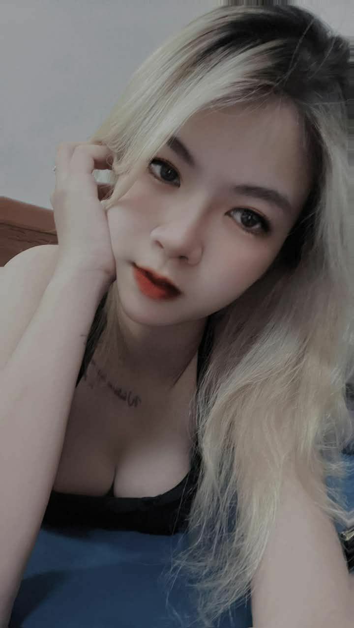 Tự sướng sex trong phòng tắm Bố to không to Con có thích bố địt con không, thích con gái to như con cặc đen to, bố cho vào cuối cùng nổ tung